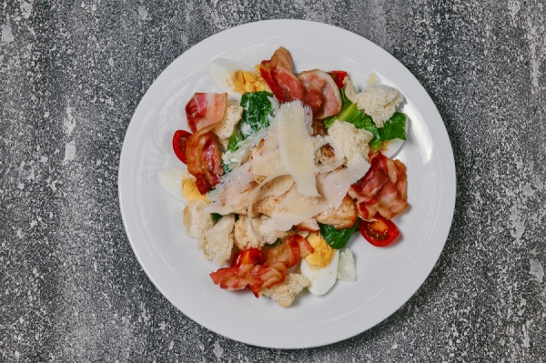 Цезарь с курицей