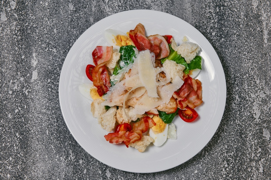 Цезарь с курицей